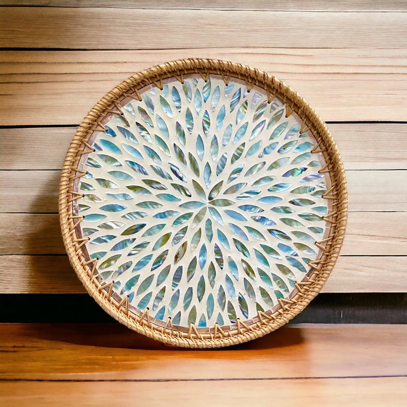 Coivibes Khay Trang Trí Tròn Aqua Flower Xà Cừ & Mây Đan Thủ Công